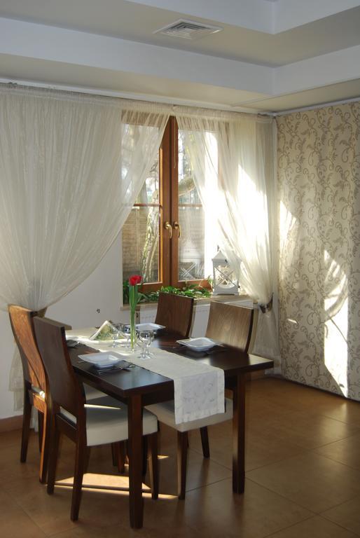 Hotel Restauracja Cztery Pory Roku Orneta エクステリア 写真