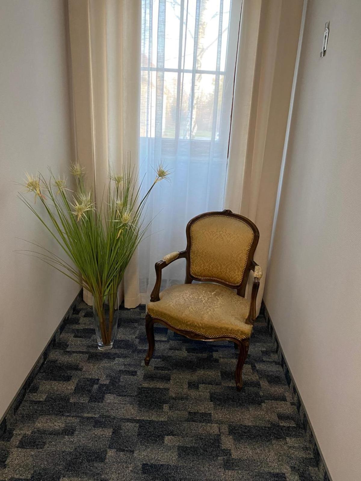 Hotel Restauracja Cztery Pory Roku Orneta エクステリア 写真