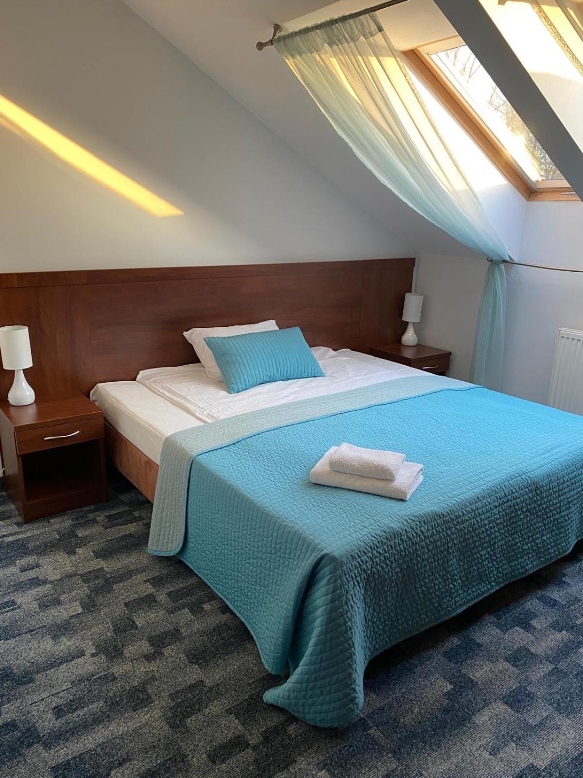 Hotel Restauracja Cztery Pory Roku Orneta エクステリア 写真