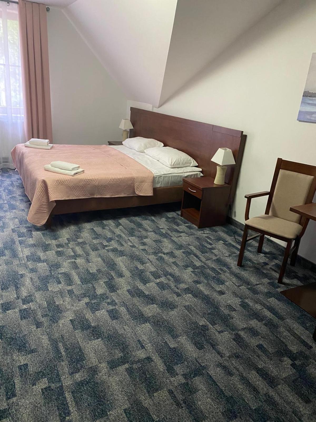 Hotel Restauracja Cztery Pory Roku Orneta エクステリア 写真